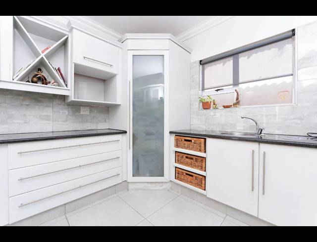 3 BEDROOM PROPERTY TO RENT IN CEDAR LAKES